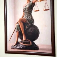 تابلو دفتر وکیل و داور