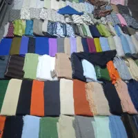 نیروی جوان برای کار بر روی بساط شال و روسری