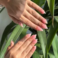 کاشت ناخن فقط ۲۵۰ ت