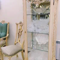 ویترین چوبی بسیار شیک و ظریف کار شده