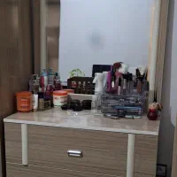 میز آرایش سه کشو