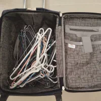 چمدان مسافرتی برزنتی|کیف، کفش، کمربند|صدرا-فارس, فاز ۲|دیوار