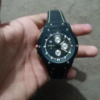 ساعت فروشی تمیز