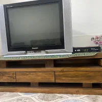 میز تلویزیون و تلویزیون پاناسونیک