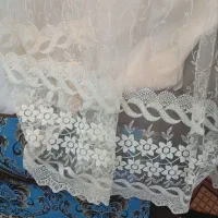 چهار عدد پشتی در حد نو