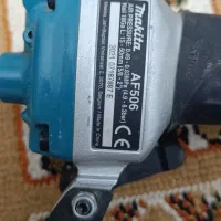 فارسی بر،پمپ باد،تیپو میخکوب ماکیتا|ابزارآلات|اشتهارد, |دیوار