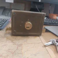 قفل درب حیاط سالم در حدنو  ۳ ماه استفاده شده