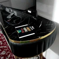 میز برای ناخن و..