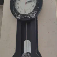 میز تلویزیون و ساعت