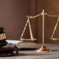 انجام امور اداری توسط خانم