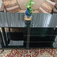 میز تلویزیون شیشه‌ای