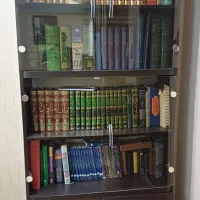 کتابخانه قهوه‌ای سوخته