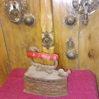 اتو زغالی عتیقه وکلکسیونی فولادی