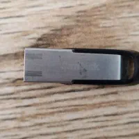 فلش مموری ۱۶گیگ