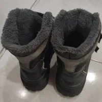 بوت بچگانه|کفش و لباس بچه|رشت, استقامت ۱|دیوار