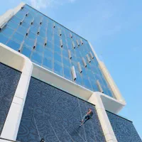 شرکت کار در ارتفاع(راپِل) پیچ رولپلاک نما با طناب|خدمات پیشه و مهارت|تبریز, |دیوار