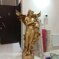 مجسمه و کنارسالنی