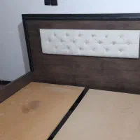 تخت دونفره همراه کفی تخت سالم وبدون شکستگی سالم|تخت و سرویس خواب|همدان, |دیوار