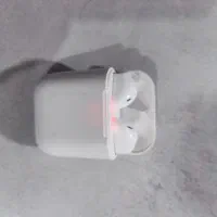 ایر پاد و میکروفن اسپیکر