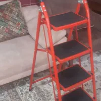 وسایل کاربردی چهار پایه نظافت منزل،نردبان تاشو