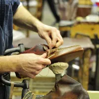 استخدام کارگر بالای قانون کار