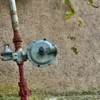 لوله کشی گاز شهری علمک ریگلاتور