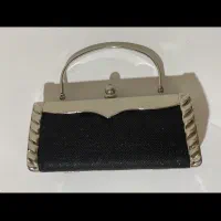 کیف مجلسی|کیف، کفش، کمربند|رشت, پورسینا|دیوار