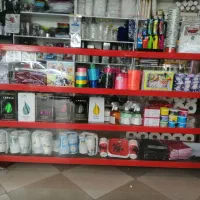 یک عدد ویترین فلزی شیشه مغازه