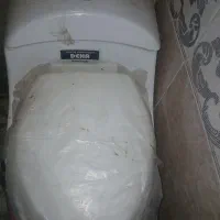 توالت فرنگی دنا کاملا نو بدون استفاده و نصب|لوازم سرویس بهداشتی|بومهن, |دیوار