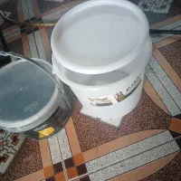 سطل خالی دبه|ظروف نگهدارنده، پلاستیکی، یکبارمصرف|بیله سوار, |دیوار