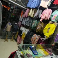 واگذاری مغازه پوشاک بچگانه با کلیه اجناس