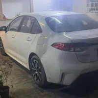 تویتا لوین هیبرید 1800