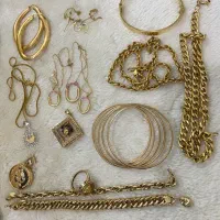 فروش طلاهای نو ۳۰۰ بالای تابلو