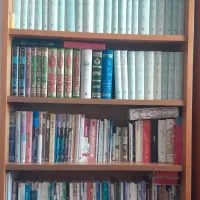 قفسه چوبی کتاب