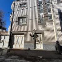 آپارتمان تک واحده از ساختمان دوطبقه مرکز شهر