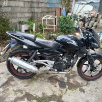 پالس۲۰۰باجاج بامدارک