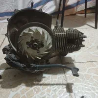 یک دستگاه آن جین وسپا ۱۲۵  ۴ زمانه