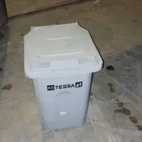 سطل زباله بزرگ