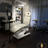 دستگاه لیزر و کلینیک معتبر / آقا و خانم دکتر