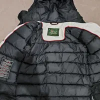 کاپشن برند peak performance