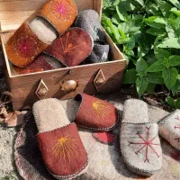 دمپایی نمدی صنایع دستی