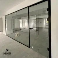 پارتیشن شیشه ای در حد نو