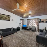 فروش-اپارتمان90-متری-مرکز-شهر-تراس-دار-خانم-الهی