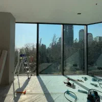 نصب شیشه دودی ساختمان و دفتر