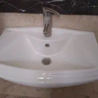 روشویی به همراه شیر