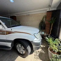 لندکروزر ۲۰۰۷ سفید بدون رنگ