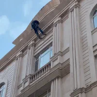 کار با طناب در ارتفاع پیچ رولپلاک نما آب بندی نانو