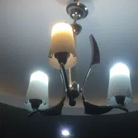 دو عدد لوستر سه‌شعله کلاسیک چوب و استیل سالم