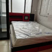 تخت خواب و ویترین و دراور