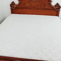 تخت خواب دونفره تمام چوب با پاتختی وتشک فنری